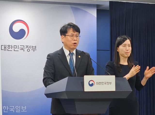 박인규 과학기술정보통신부 과학기술혁신본부장이 7일 정부서울청사에서 과학기술 인재 확보 전략과 연구개발(RD) 생태계 혁신 방안을 발표하고 있다. 김태연 기자