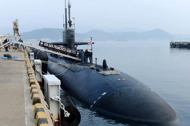 항구에 정박한 핵 잠수함. 연합뉴스