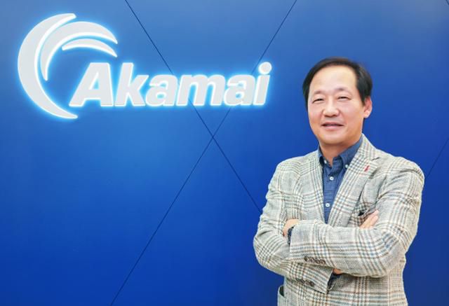 이경준 아카마이코리아 대표가 서울 테헤란로 사무실에서 AI에서 발생할 수 있는 보안 위험성에 대해 설명하고 있다. 아카마이코리아 제공