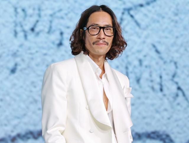 배우 류승범이 10월 14일 서울 종로구 JW메리어트동대문스퀘어호텔에서 열린 넷플릭스 영화 '굿뉴스' 제작보고회에 참석해 포즈를 취하고 있다. 연합뉴스