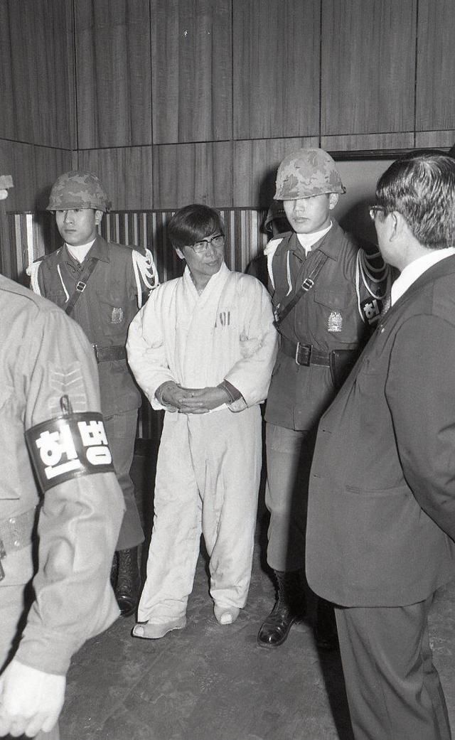 재판 받는 김재규 전 중앙정보부장의 모습. 한국일보 자료사진