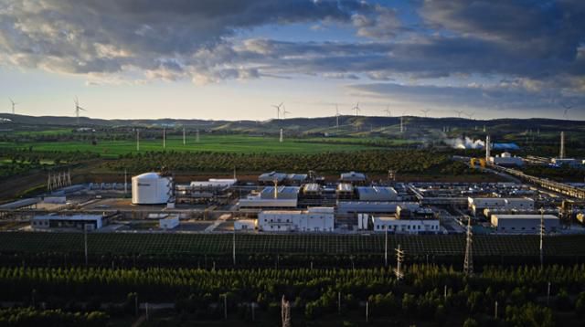 중국 에너지기업 엔비전의 네이멍구 자치구 츠펑 오프그리드 그린수소·암모니아 생산 공장 전경. 엔비전 제공