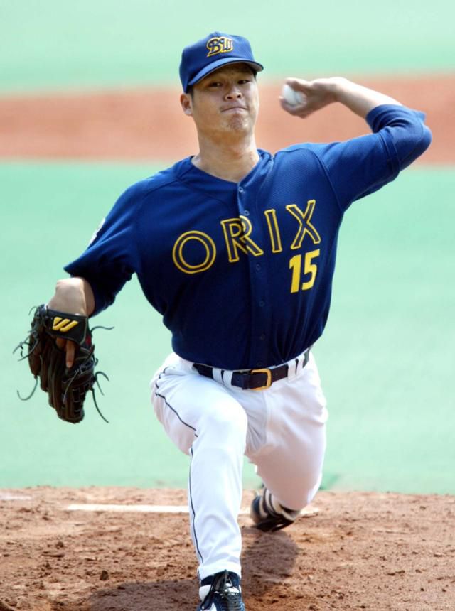 구대성이 일본 프로야구 오릭스 유니폼을 입고 역투하고 있다. 한국일보 자료사진