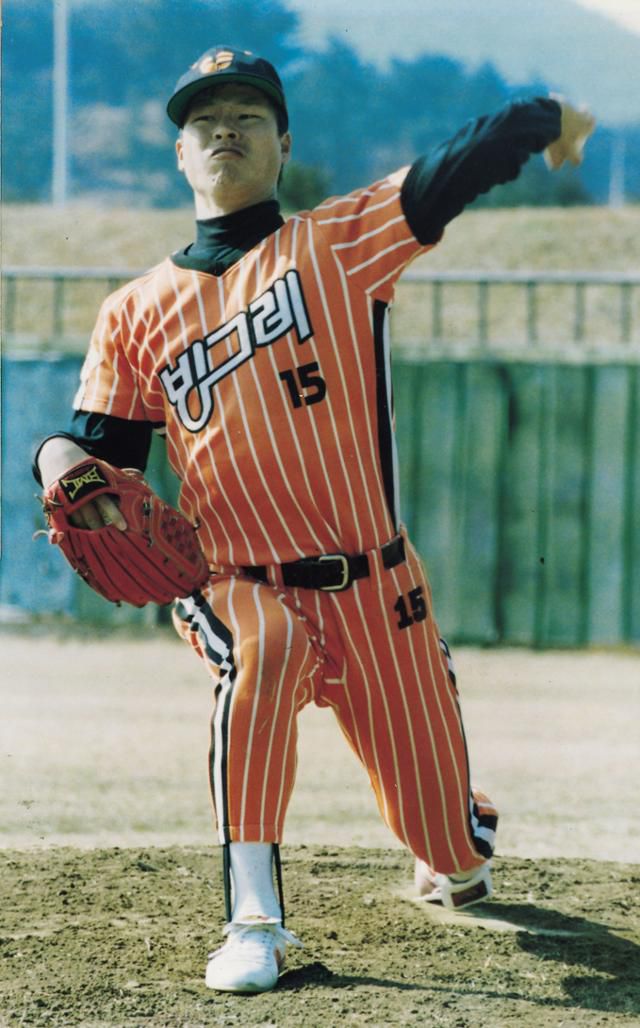 1993년 빙그레 1차 지명으로 프로에 입문한 구대성. 한국일보 자료사진