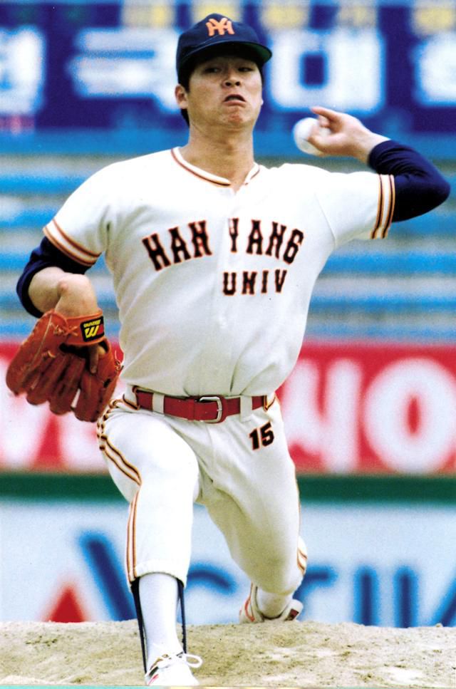 한양대 재학 시절 역투하는 구대성. 한국일보 자료사진