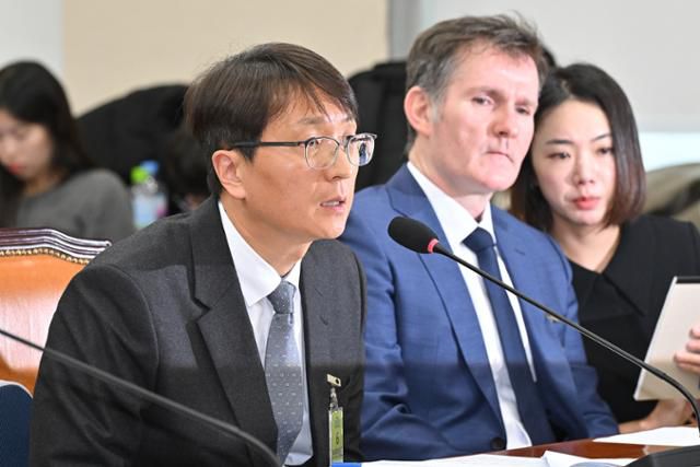 박대준 쿠팡 대표가 3일 국회 정무위원회 전체회의에서 열린 '쿠팡 개인정보 유출 관련 현안질의'에 출석해 의원질의에 답하고 있다. 민경석 기자