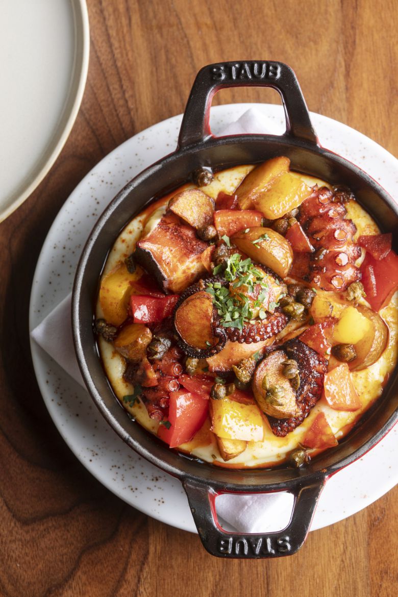 마이클 바이 해비치의 대표 메뉴인 문어 감자 [해비치 호텔앤드리조트 제공]