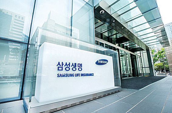 [헤럴드경제=서정은 기자] NH투자증권이 발행하고 삼성생명에서 수백억원 규모로 판매한 금 관련 파생결합증권(DLS)에서 환매 연기가 발생했다. 금 수출·수입업체 간 거래된 신용장이 기초자산이다. 코로나19로 유동성 문제가 생기면서 투자자들이 제때 자금을 받지 못한 것으로 보인다.