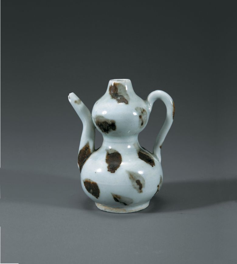 신안보물섬에서 발견된 백자 표주박모양 주전자