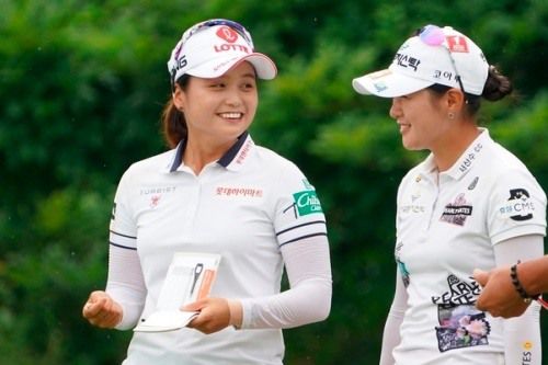 대회 첫날 해외연합팀의 최나연-이미향 조를 3홀 차로 누른 KLPGA투어팀의 최혜진-박현경 조. [사진=브라보앤뉴 제공]