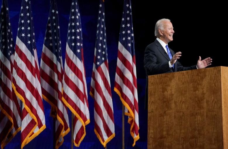 미국 민주당 대선 후보로 공식 선출된 조 바이든 전 부통령이 20일(현지시간) 열린 미국 전당대회 마지막날 일정에 한 후보 수락 연설을 통해 “나는 자랑스런 민주당원으로서 모든 미국인을 위한 대통령이 될 것을 약속한다”고 말했다. [로이터]