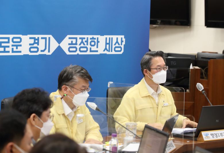 경기도청 재난상황실에서 국무총리 주재 코로나19 및 태풍 바비 대응 중앙재난안전대책본부 (영상)회의가 열렸다. [경기도 제공]