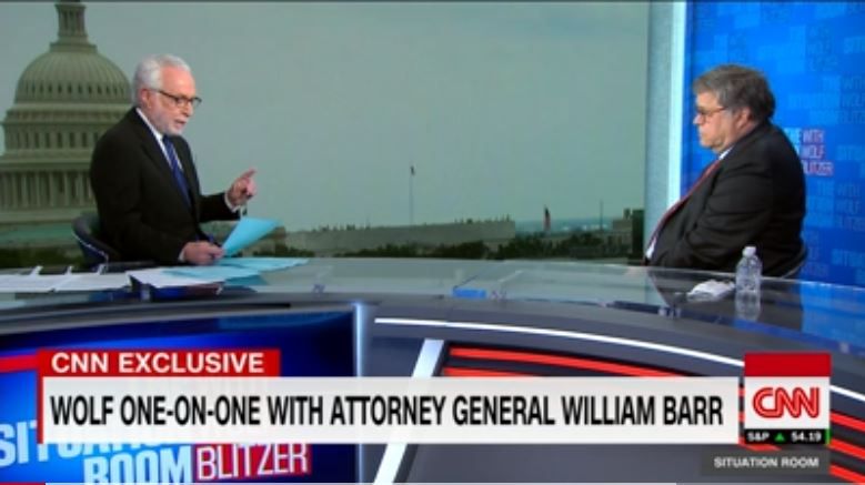 윌리엄 바(오른쪽) 미국 법무장관이 2일(현지시간) 미국 CNN 방송에 출연한 모습. [CNN]