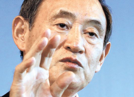 아베 신조(安倍晋三) 총리 후임으로 급부상한 스가 요시히데(菅義偉) 관방장관. [로이터]