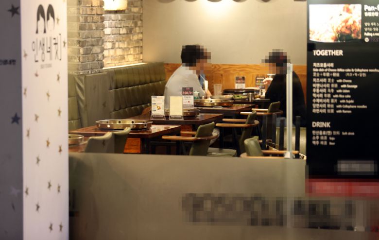 한산한 음식점 내부 사진. 해당 사진은 기사 내용과 무관함. [사진제공=연합뉴스]