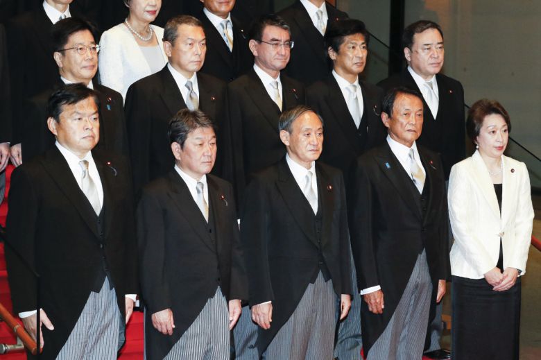 스가 요시히데(菅義偉) 일본 내각의 모습. [EPA]