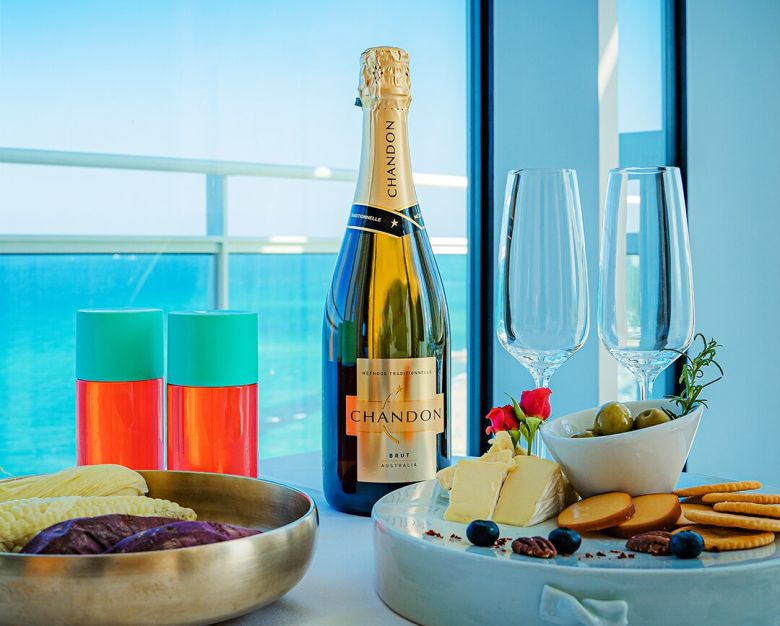 강릉 씨마크 X 서울 레스케이프 호텔, 신혼부부 위한 ‘레스케이프 투 씨마크’ 허니문 패키지 출시