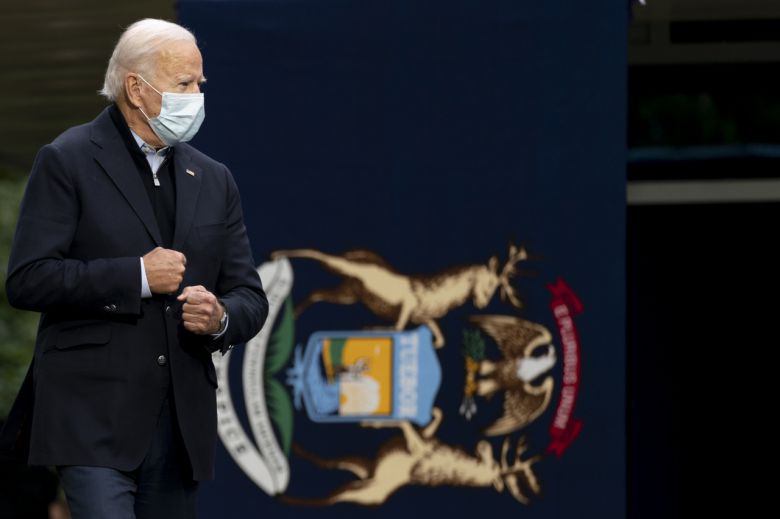 조 바이든 미국 민주당 대선 후보가 2일(현지시간) 오는 11월 3일 대선에서 대표적인 경합주로 꼽히는 미시건주에서 열린 행사에 참석한 모습. [AP]