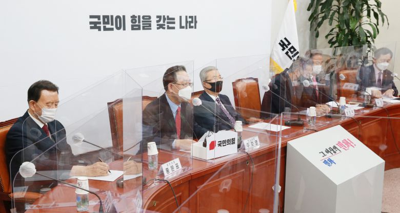 주호영 국민의힘 원내대표가21일 오전 서울 여의도 국회에서 열린 비상대책위원장-중진의원 연석회의에서 발언하고 있다. [연합]