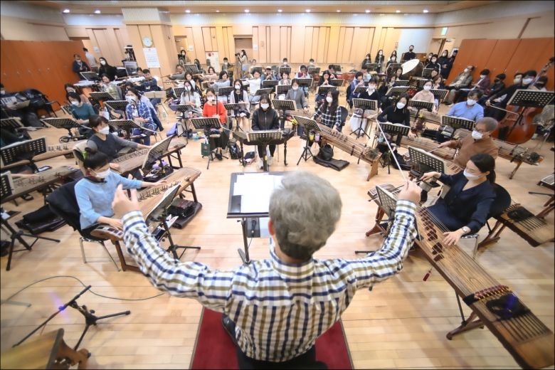 서울시국악관현악단이 세종문화회관 예술동에서 ‘첫선음악회, 그들이 전하는 이야기Ⅱ’ 공연 연습에 한창이다. [세종문화회관 제공]