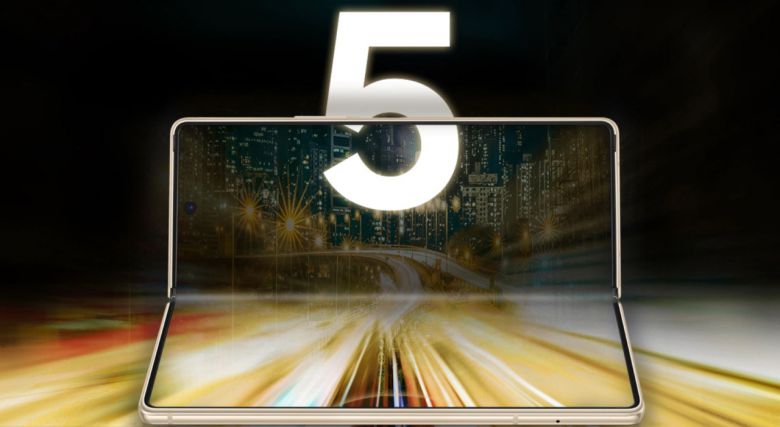 세부적인 사양도 갤럭시Z폴드2와 차이가 있다. 갤럭시Z폴드2가 국내에선 256GB 단일 용량으로 출시됐다면, 삼성W21 5G는 512GB 용량을 갖춘 것이 특징이다. 램도 12GB에 달하며, 듀얼 심(SIM)도 장착할 수 있다.