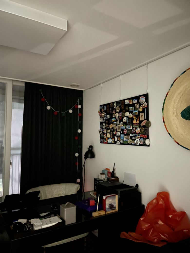 야간촬영 모드를 설정한 상태에서 촬영한 방.