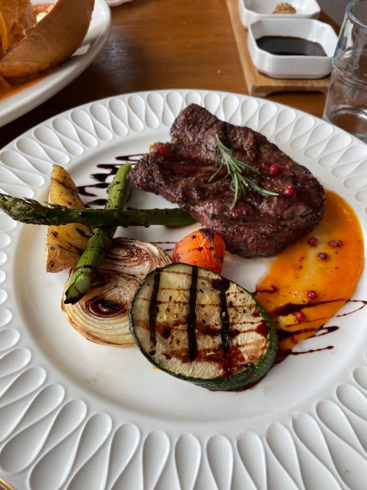 아이폰12로 촬영한 부채살 스테이크 무보정 사진. [사진=박혜림 기자]