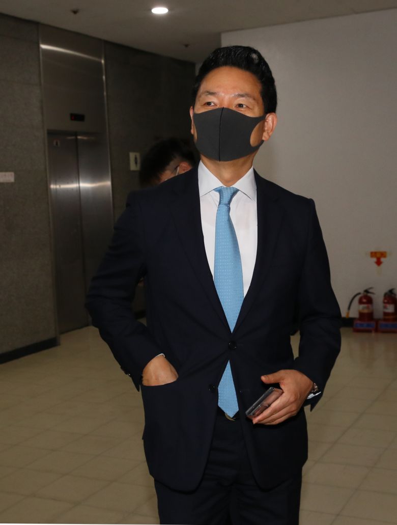 김대중 전 대통령의 적자로 불리는 장성민 전 의원이 서울 마포구 한 사무실에서 열린 김무성 전 의원 주도의 '더 좋은 세상으로(마포포럼)'에 외부 강연자로 참석하고 있다. [연합]