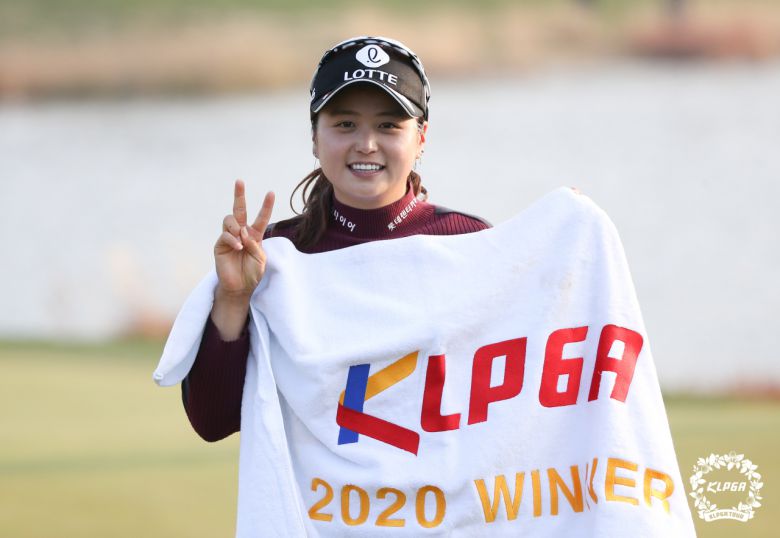 2020 시즌 KLPGA 대상을 수상한 최혜진 [KLPGA 제공]