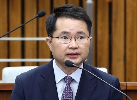 김진욱 고위공직자범죄수사처 처장은 28일 공수처 차장으로 판사 출신 여운국 변호사를 제청한다고 28일 밝혔다.사진은 여운국 변호사. [연합]