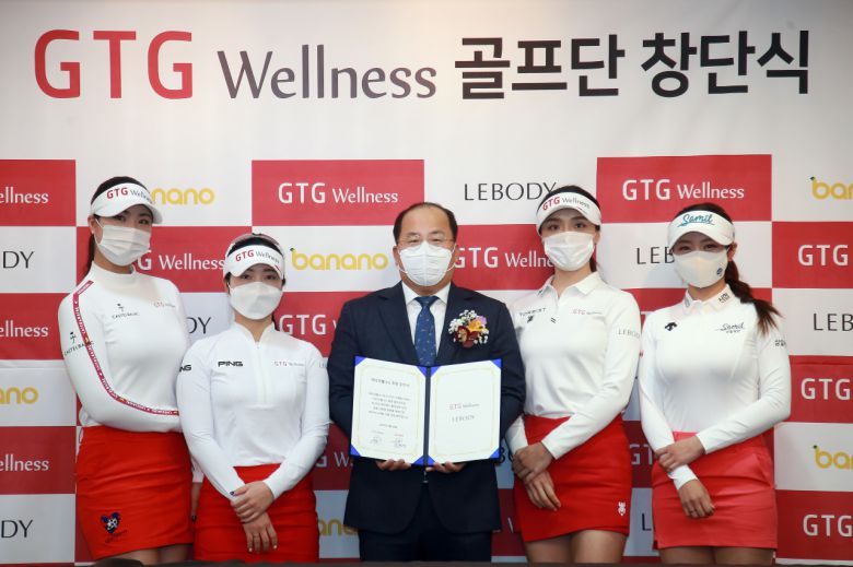 왼쪽부터 안예인, 전예성, 김민식 단장, 이혜정, 안소현.[사진 제공=지티지웰니스]