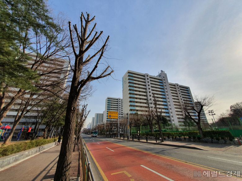 인근에 광명시흥 신규택지 조성계획이 발표되면서 하안동 공인중개사들은 앞으로 이지역 아파트 매수 문의가 줄어들 것으로 예상했다. [헤럴드경제DB]
