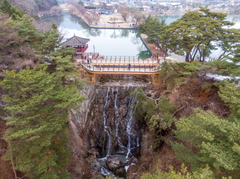 제1의림지와 용추폭포