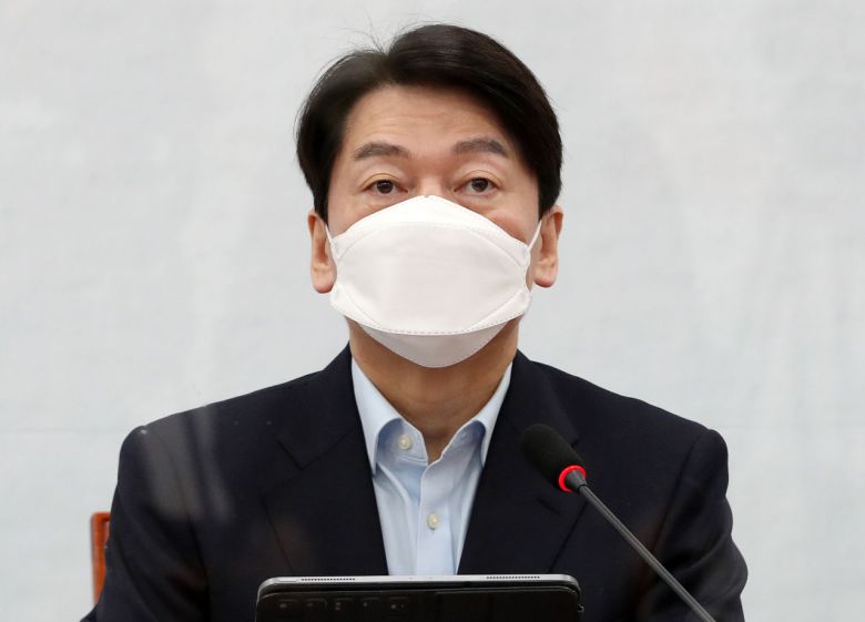 안철수 국민의당 대표가 15일 국회에서 열린 최고위원회의에서 발언하고 있다. [헤럴드경제=이상섭 기자]