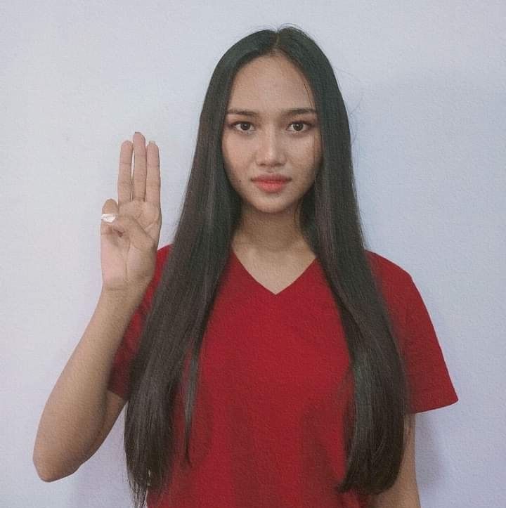 한 레이가 지난달 4일 ‘미얀마의 목소리를 들어달라’는 해시태그와 함께 페이스북에 올린 사진. [페이스북 캡처]