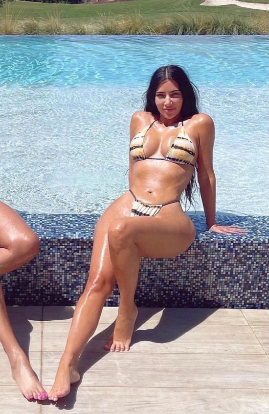 킴 카다시안 인스타