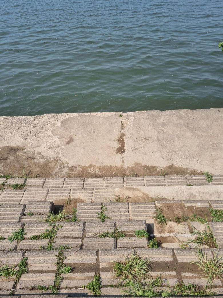 서울 송파구 잠실한강공원. 강변을 따라 울타리가 설치되지 않는 계단이 곧장 한강으로 이어진다. 신혜원 수습기자/hwshin@heralcorp.com