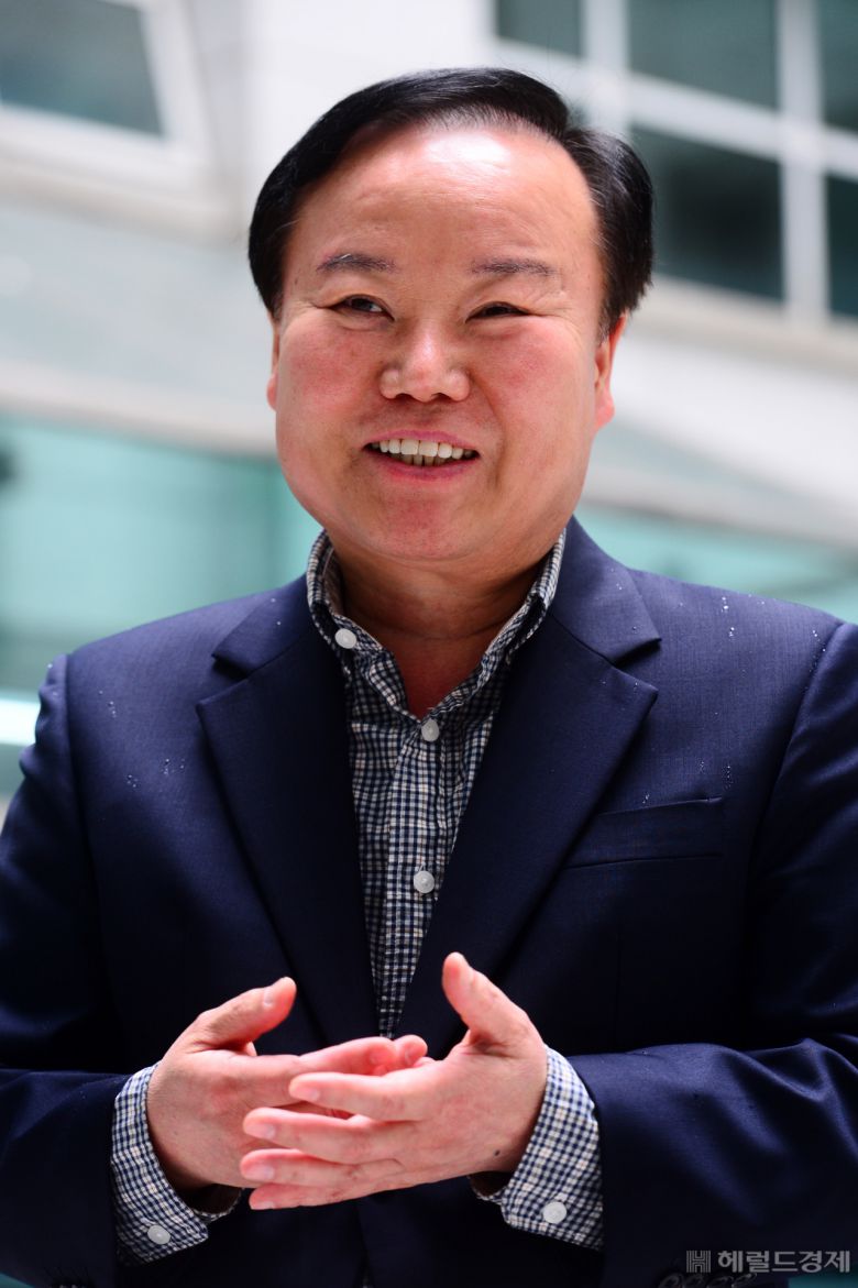 국민의힘 최고위원 경선 출마를 공식 선언한 김재원 전 의원이 20일 오전 서울 모처에서 본지와 인터뷰를 가지고 있다. [박해묵 기자/mook@heraldcorp.com]