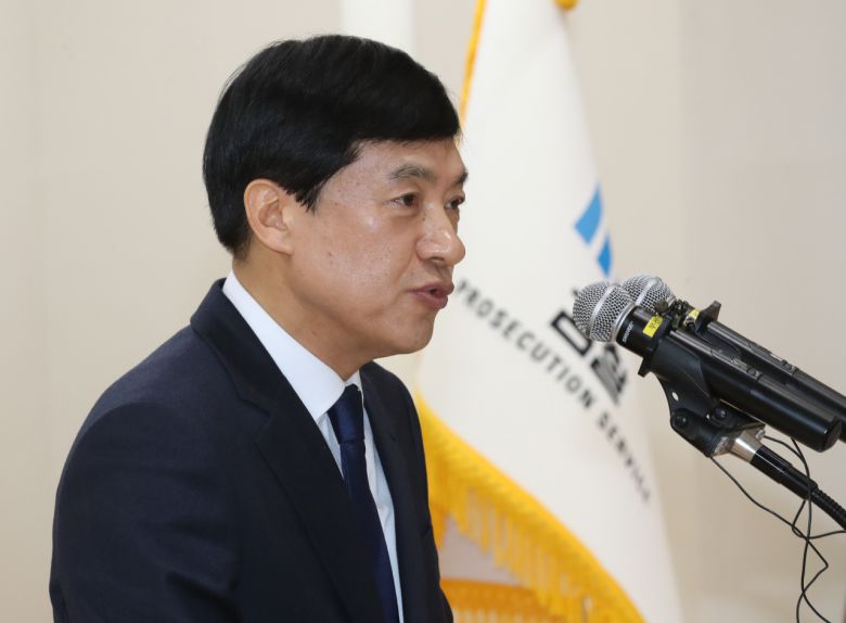 법무부가 4일 오후 단행한 검찰 고위 간부 인사에서 서울고검장으로 내정된 이성윤 서울중앙지검장. [연합]