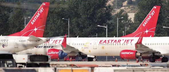 이스타항공의 최종 인수계약을 체결한 형남순 ㈜성정 회장은 이스타항공을 통해 골프관광사업을 중동지역까지 확대하겠다고 밝혔다. 지난 23일 영종도 인천국제공항 계류장에 이스타항공 항공기가 계류돼 있다. [연합]