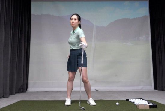 심지현프로가 뒷땅 예방법을 알려주고 있다.