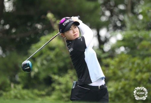 트로피 방어전에 나서는 임희정. [사진=KLPGA]