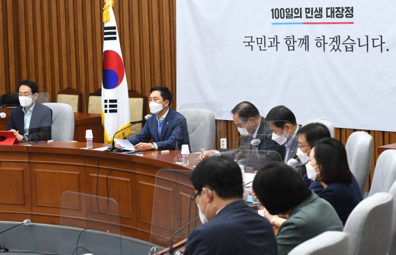 국민의힘 김기현 원내대표가 지난 10일 오전 서울 여의도 국회에서 열린 원내대책회의에서 발언하고 있다. 연합뉴스