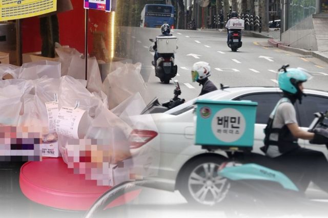 업계에선 쿠팡의 특급배송 시스템인 ‘로켓배송’ 특성상 어쩔 수 없는 일이었다고 본다. 일반배송으로 주문했다면 한 상자에 여러 가지 물품을 담아 배송할 수 있지만 다음날 배송을 마쳐야 하는 로켓배송 주문에 대응하려면 어쩔 수 없이 물건을 개별 포장해야 한다는 것이다. 사전에 낱개 포장된 물건을 주문이 들어오면 송장만 붙여 내보내는 방식이다. 다양한 크기의 박스를 사용하기보다는하나의 큰 박스로 규격도 통일한다. 물류 처리시간을 단축하기 위해서다. 편리를 찾다 보니 환경보호는 뒷전이 될 수밖에 없다.