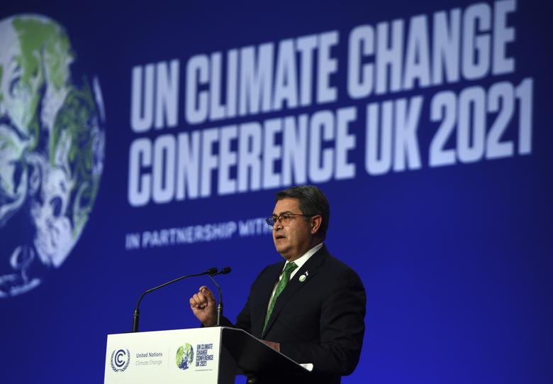 후안 에르난데스 온두라스 대통령이 1일(현지시간) 열린 제26차 유엔기후변화협약 당사국총회(COP26)에서 선진국의 재정 지원을 촉구하고 있다. [AP]