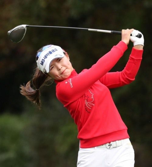 KLPGA 신인상을 수상한 송가은. [사진=KLPGA]