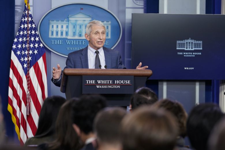 앤서니 파우치 미국 국립알레르기·전염병연구소(NIAID) 소장이 1일(현지시간) 워싱턴DC 백악관에서 신종 코로나바이러스 감염증(코로나19) 오미크론 변이에 대한 언론 브리핑을 하고 있다. [연합뉴스]