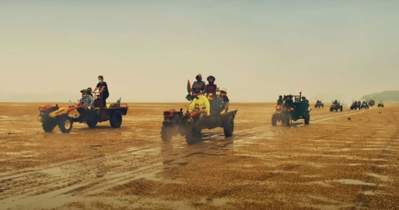 서산 갯벌에 사는 어르신들의 바지락조업 경운기 부대의 출격 모습은 해외 네티즌으로부터 세계에서 가장 역동적이라던 할리데이비슨을 능가한다는 평가를 받았다.