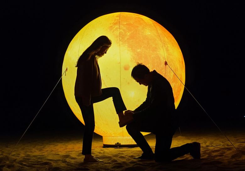 하동 섬진강 인공 달 포토존