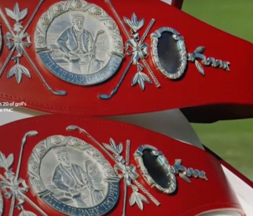 윌리 파크 트로피라고 새겨진 pnc챔피언십 벨트.